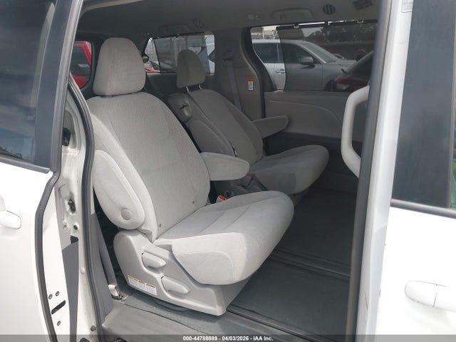 5TDKK3DC4GS719008 Toyota Sienna Le 8 Passenger