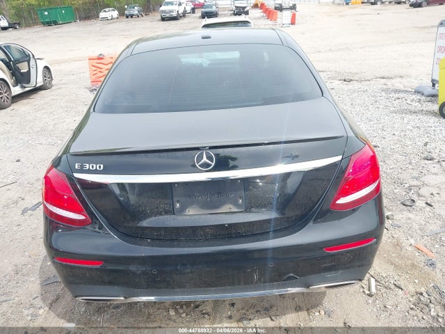 44788932 :رقم المزاد ، WDDZF4JB4HA038629 vin ، 2017 Mercedes-benz E 300 مزاد بيع