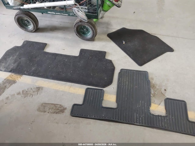 1GNEVGKW9NJ154913 Chevrolet Traverse Awd Lt Cloth