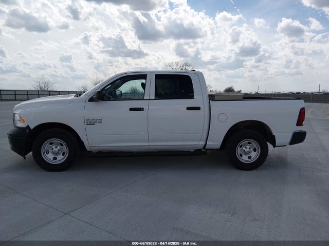 1C6RR7KGXKS679077 RAM 1500 Classic Tradesman 4x4 5&#039;7 Box