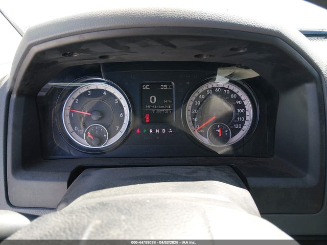 1C6RR7KGXKS679077 RAM 1500 Classic Tradesman 4x4 5&#039;7 Box