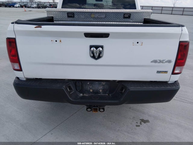 1C6RR7KGXKS679077 RAM 1500 Classic Tradesman 4x4 5&#039;7 Box