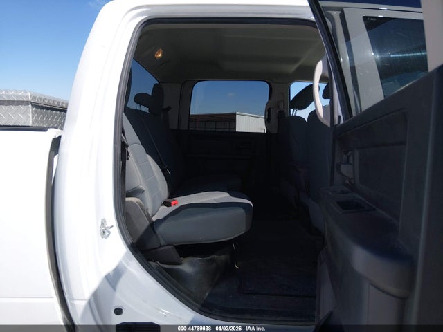 1C6RR7KGXKS679077 RAM 1500 Classic Tradesman 4x4 5&#039;7 Box