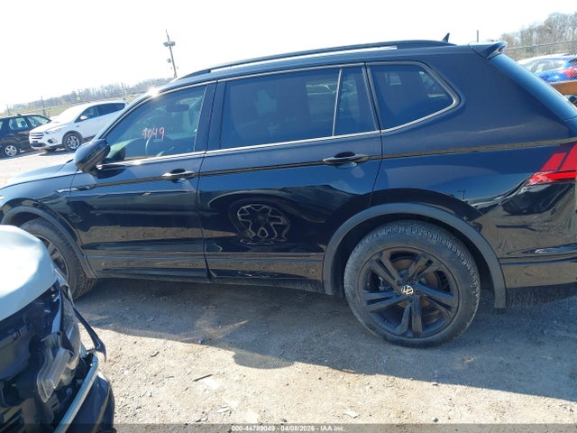 Продаж на аукціоні авто 2023 Volkswagen Tiguan 2.0t Se R-line Black, vin: 3VVCB7AX7PM141216, номер лоту: 44789049