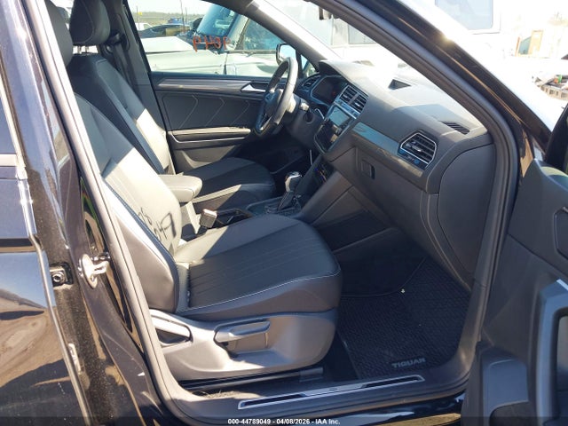 Продаж на аукціоні авто 2023 Volkswagen Tiguan 2.0t Se R-line Black, vin: 3VVCB7AX7PM141216, номер лоту: 44789049