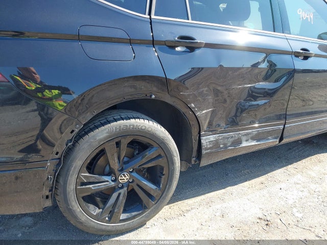Продаж на аукціоні авто 2023 Volkswagen Tiguan 2.0t Se R-line Black, vin: 3VVCB7AX7PM141216, номер лоту: 44789049