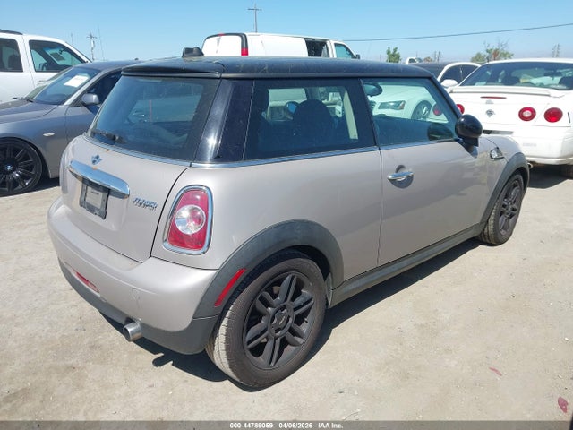 2012 MINI COOPER WMWSU3C55CT264031 Photo 3