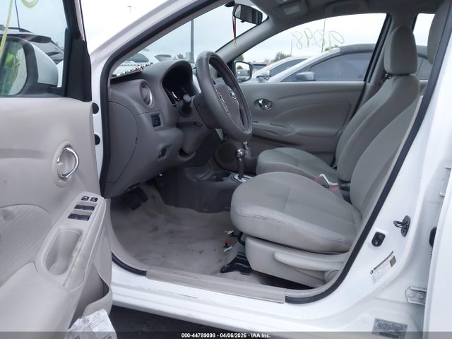 3N1CN7AP6FL878632 Nissan Versa 1.6 Sv