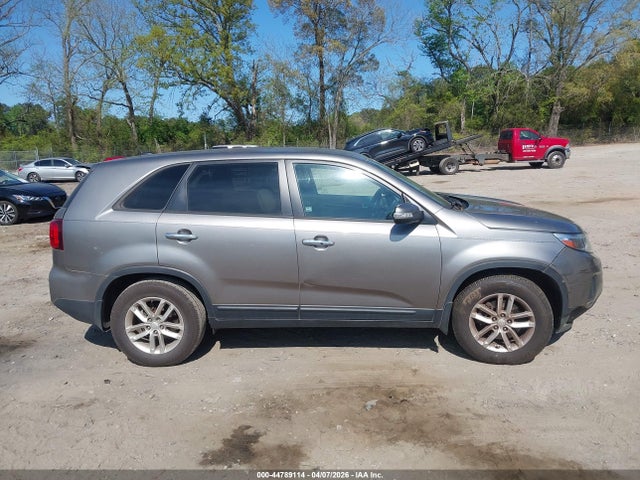 Продаж на аукціоні авто 2015 Kia Sorento Lx, vin: 5XYKT3A61FG660815, номер лоту: 44789114