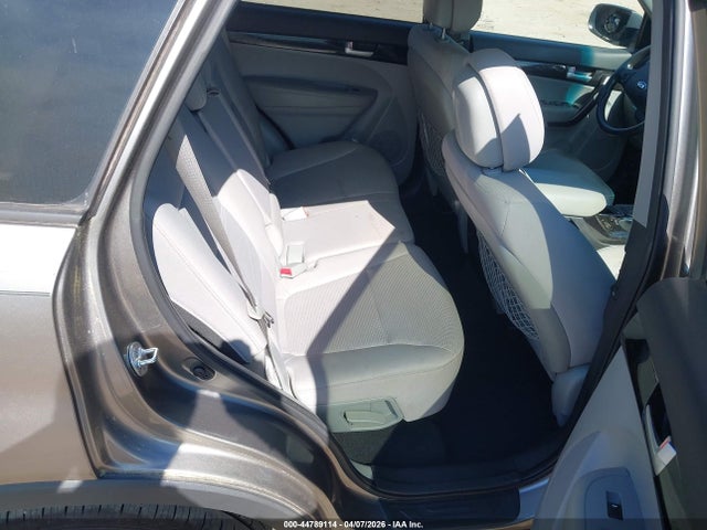 Продаж на аукціоні авто 2015 Kia Sorento Lx, vin: 5XYKT3A61FG660815, номер лоту: 44789114