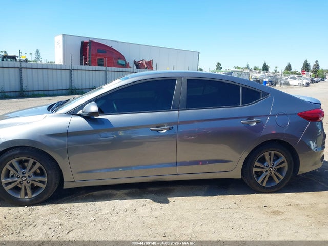 5NPD84LF2JH306882 Hyundai ELANTRA SEL