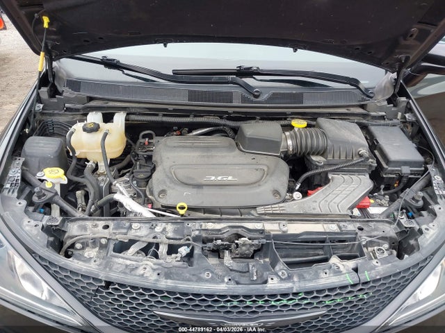 2C4RC1BG1JR350596 Chrysler Pacifica Touring L