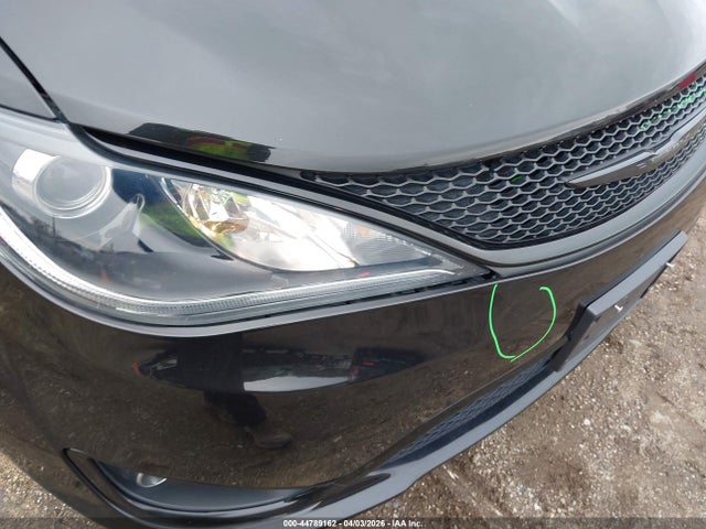 2C4RC1BG1JR350596 Chrysler Pacifica Touring L