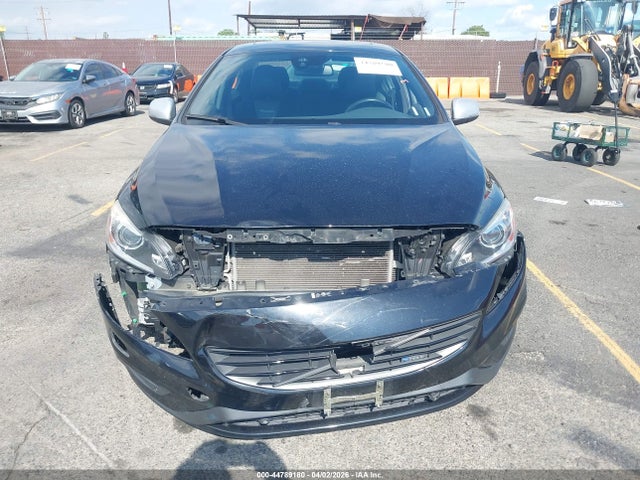 YV1902TG8F2307578 Volvo S60 T6 R-design
