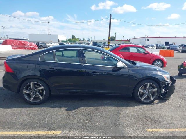 YV1902TG8F2307578 Volvo S60 T6 R-design