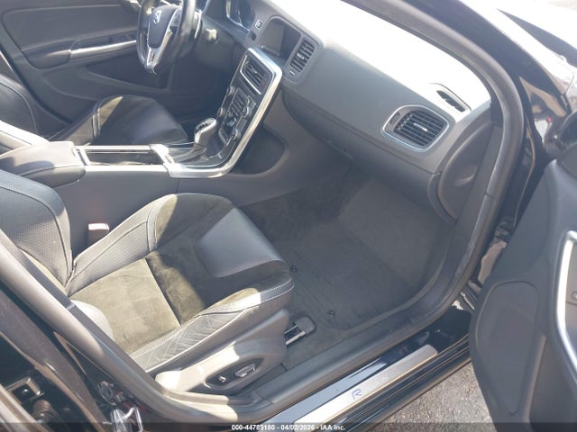 YV1902TG8F2307578 Volvo S60 T6 R-design