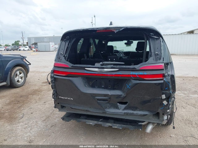 2025 Chrysler Pacifica Select მანქანა იყიდება აუქციონზე, vin: 2C4RC1BG9SR584745, აუქციონის ნომერი: 44789232