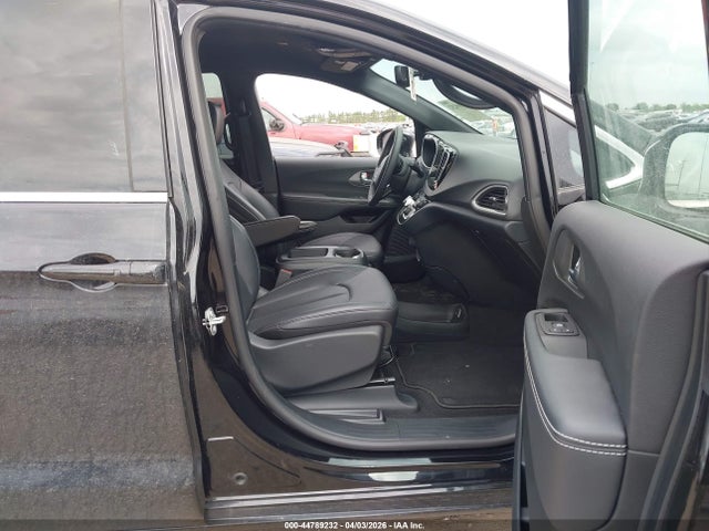 2025 CHRYSLER PACIFICA 2C4RC1BG9SR584745 Photo 4