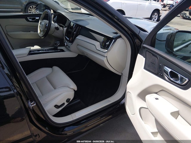 Aukcja sprzedaży 2021 Volvo Xc60 T5 Inscription, vin: YV4102RL8M1698416, numer aukcji: 44789244