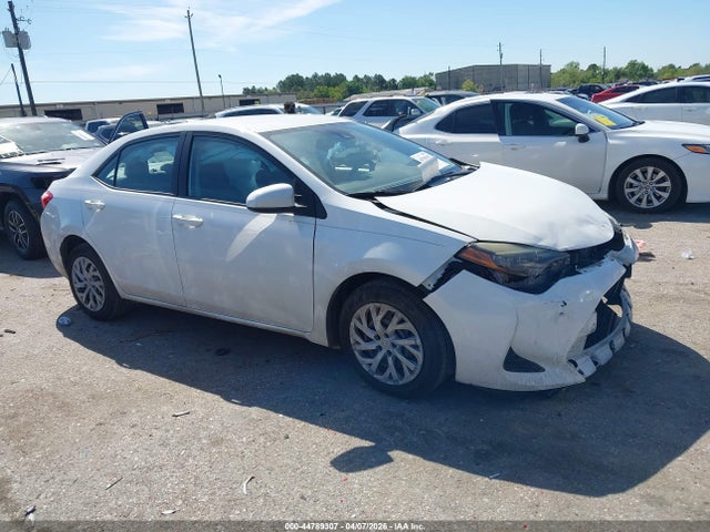 Aukcja sprzedaży 2017 Toyota Corolla Le, vin: 5YFBURHE5HP701765, numer aukcji: 44789307