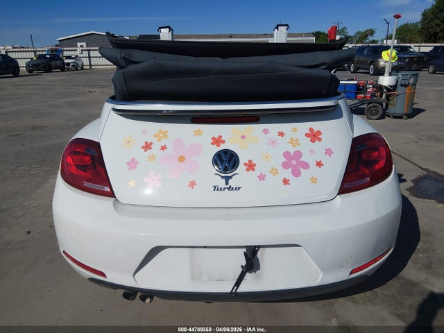 2016 Volkswagen Beetle 1.8t Denim მანქანა იყიდება აუქციონზე, vin: 3VW517AT2GM818581, აუქციონის ნომერი: 44789350