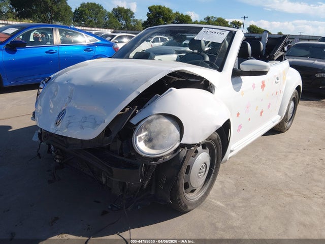 2016 Volkswagen Beetle 1.8t Denim მანქანა იყიდება აუქციონზე, vin: 3VW517AT2GM818581, აუქციონის ნომერი: 44789350