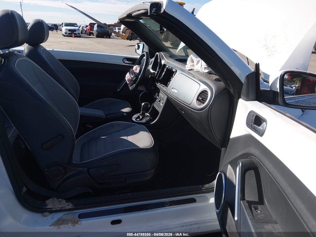 2016 Volkswagen Beetle 1.8t Denim მანქანა იყიდება აუქციონზე, vin: 3VW517AT2GM818581, აუქციონის ნომერი: 44789350