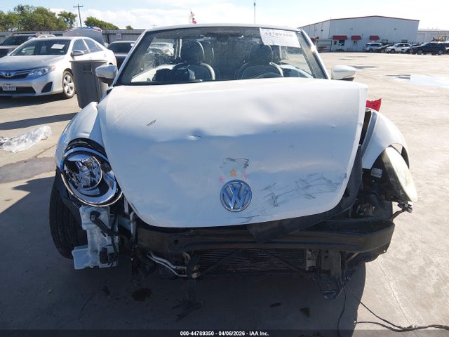 2016 Volkswagen Beetle 1.8t Denim მანქანა იყიდება აუქციონზე, vin: 3VW517AT2GM818581, აუქციონის ნომერი: 44789350