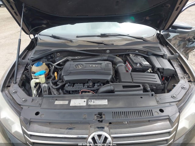 1VWAT7A3XFC103766 Volkswagen Passat 1.8t Limited Edition