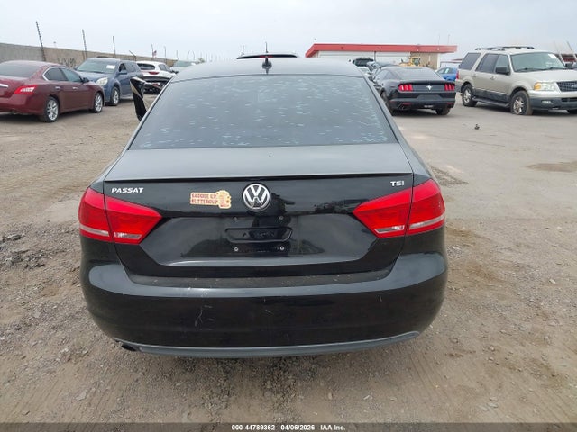 1VWAT7A3XFC103766 Volkswagen Passat 1.8t Limited Edition