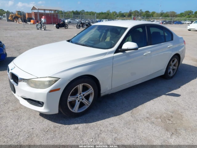 44789363 :رقم المزاد ، WBA3A5G51DNP22060 vin ، 2013 Bmw 328i مزاد بيع