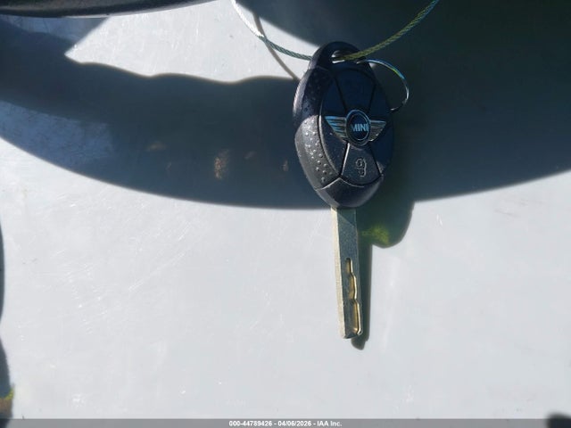 2008 MINI COOPER S WMWRH33598TL96980 Photo 10