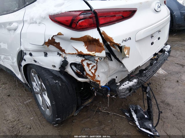 44789511 :رقم المزاد ، KM8K3CAB8NU761999 vin ، 2022 Hyundai Kona Sel مزاد بيع