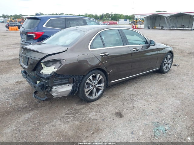 44789561 :رقم المزاد ، 55SWF4JB9JU247938 vin ، 2018 Mercedes-benz C 300 مزاد بيع