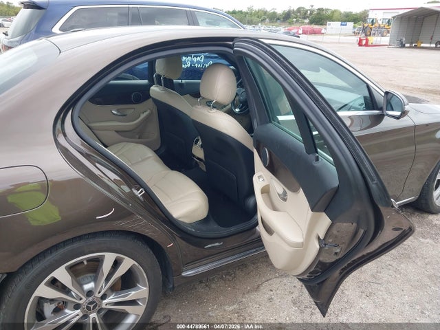 44789561 :رقم المزاد ، 55SWF4JB9JU247938 vin ، 2018 Mercedes-benz C 300 مزاد بيع