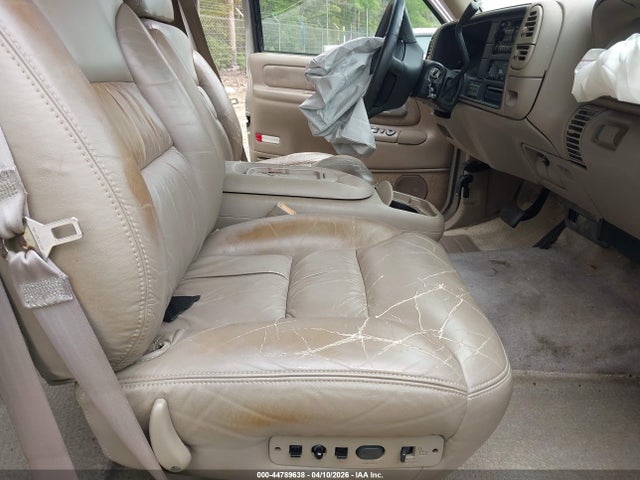 44789638 :رقم المزاد ، 3GKFK16R5XG550501 vin ، 1999 Gmc Suburban 1500 Slt Cmi مزاد بيع