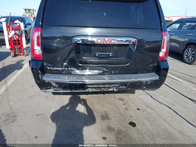 Продажа на аукционе авто 2017 Gmc Yukon Xl Denali, vin: 1GKS2HKJXHR181238, номер лота: 44789712