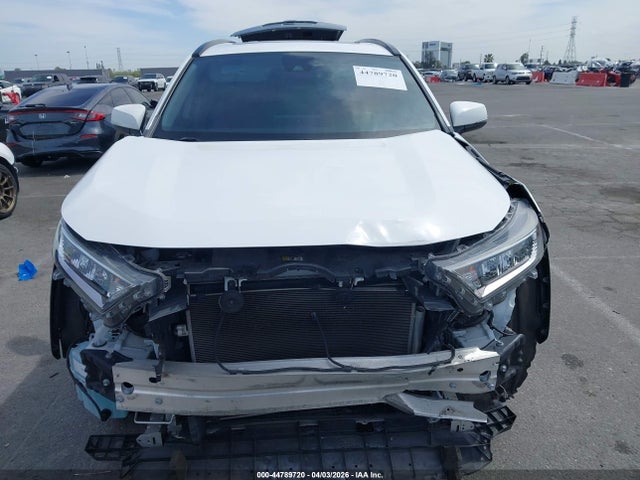 2T3C1RFV7LW076106 Toyota Rav4 Xle Premium