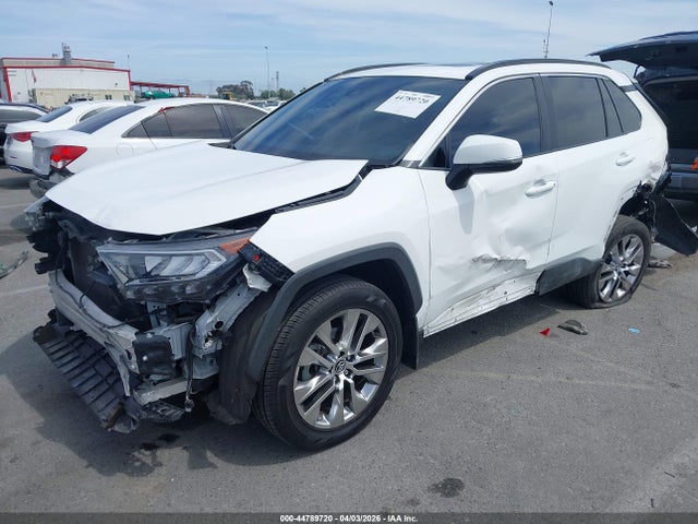 2T3C1RFV7LW076106 Toyota Rav4 Xle Premium