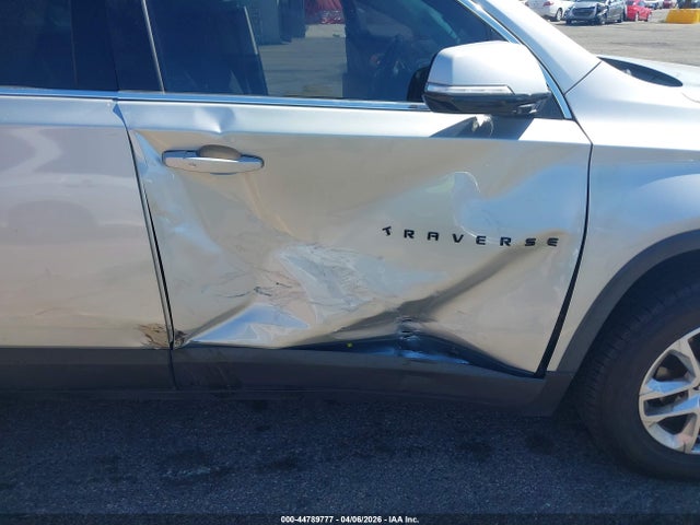 1GNERGKW4KJ241974 Chevrolet Traverse 1lt