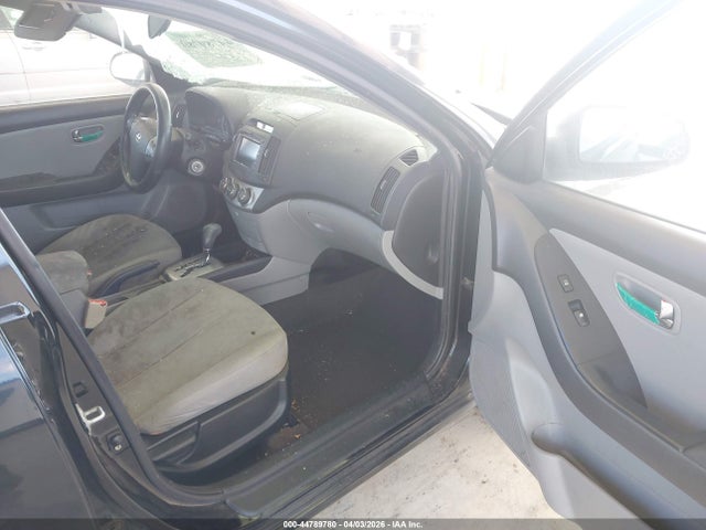 2010 HYUNDAI ELANTRA KMHDU4AD8AU990108 Photo 4