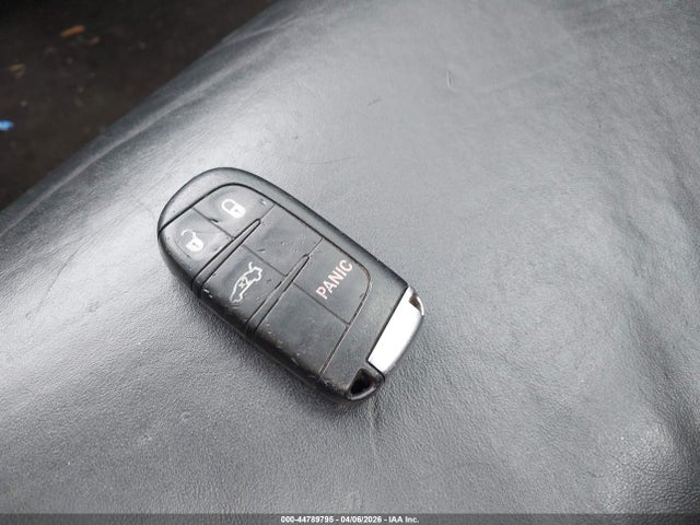 2016 Chrysler 300 Limited მანქანა იყიდება აუქციონზე, vin: 2C3CCAAG4GH243259, აუქციონის ნომერი: 44789795