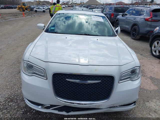2016 Chrysler 300 Limited მანქანა იყიდება აუქციონზე, vin: 2C3CCAAG4GH243259, აუქციონის ნომერი: 44789795