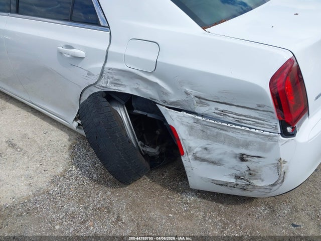 2016 Chrysler 300 Limited მანქანა იყიდება აუქციონზე, vin: 2C3CCAAG4GH243259, აუქციონის ნომერი: 44789795