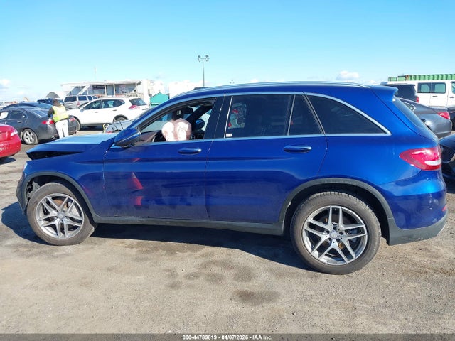 2017 Mercedes-benz Glc 300 4matic მანქანა იყიდება აუქციონზე, vin: WDC0G4KBXHF119310, აუქციონის ნომერი: 44789819