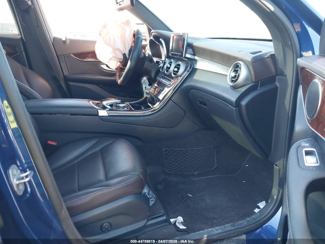 2017 Mercedes-benz Glc 300 4matic მანქანა იყიდება აუქციონზე, vin: WDC0G4KBXHF119310, აუქციონის ნომერი: 44789819