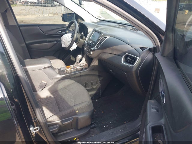 2GNAXJEV8J6143126 Chevrolet EQUINOX LT