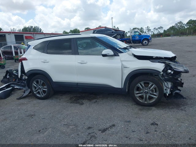 Продажа на аукционе авто 2021 Kia Seltos S, vin: KNDEUCAAXM7177249, номер лота: 44789845