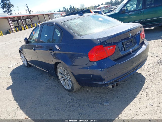 2011 BMW 328I WBAPK5C54BF124461 Photo 2