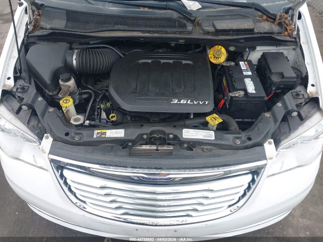 Продаж на аукціоні авто 2016 Chrysler Town & Country Touring, vin: 2C4RC1BG8GR238208, номер лоту: 44789892